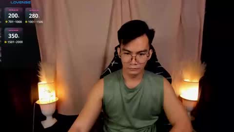 Snapshot of 000batman000 chatting on 13, 2, 2025 Bruce online show from 13, 2, 2025