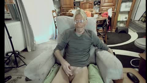 Snapshot of 00jeff31 chatting on 16, 10, 2025 jeff online show from 16, 10, 2025