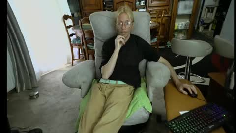 Snapshot of 00jeff31 chatting on 14, 5, 2026 jeff online show from 14, 5, 2026