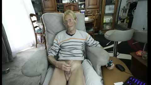 Snapshot of 00jeff31 chatting on 17, 5, 2026 jeff online show from 17, 5, 2026