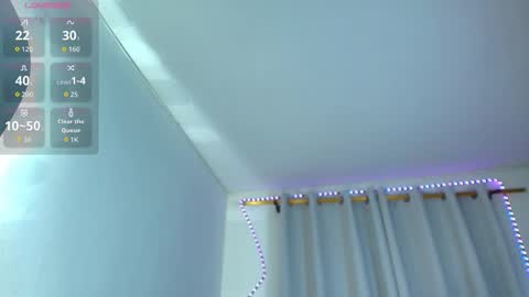 Snapshot of 01dulcemaria_ chatting on 4, 10, 2025 Dulce Maria online show from 4, 10, 2025