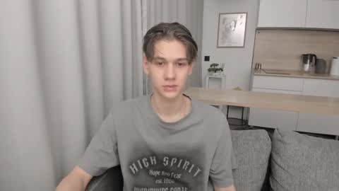 Snapshot of 0verlandd chatting on 12, 10, 2025 Adam online show from 12, 10, 2025