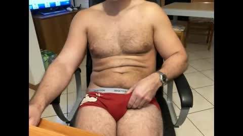 Snapshot of 100piedi1 chatting on 8, 11, 2025 100piedi1 online show from 8, 11, 2025