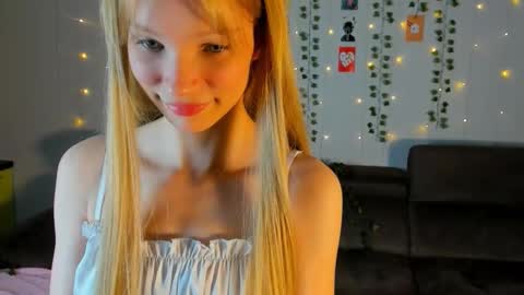 Snapshot of 18kira18 chatting on 15, 3, 2026 Kira online show from 15, 3, 2026