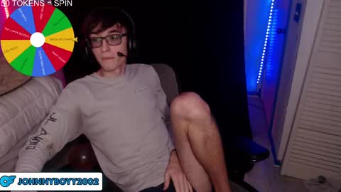 Snapshot of 18yrboyhot chatting on 4, 10, 2025 19yrboyhot online show from 4, 10, 2025