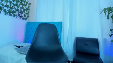 stef read my description online show from 23, 2, 2025