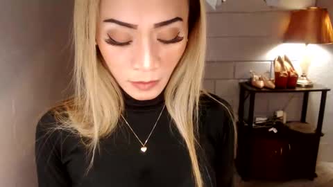 Snapshot of 1bigsurprise4you chatting on 24, 3, 2026 angel online show from 24, 3, 2026