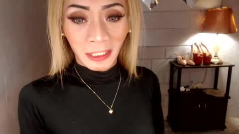 Snapshot of 1bigsurprise4you chatting on 8, 4, 2026 angel online show from 8, 4, 2026