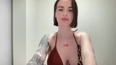 Snapshot of 1dove chatting on 7, 4, 2026 DOVE online show from 7, 4, 2026