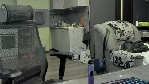 1LINDSEY1 online show from 18, 2, 2025