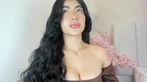 Snapshot of 1m_emily chatting on 15, 7, 2026 . online show from 15, 7, 2026