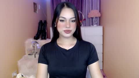 Snapshot of 1miracle_tranny chatting on 6, 1, 2026 1miracle_tranny online show from 6, 1, 2026