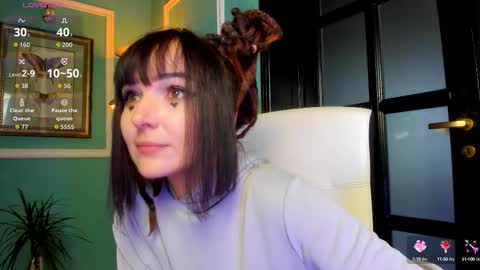 Moona  online show from 30, 9, 2025