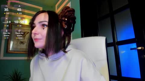 Moona  online show from 9, 10, 2025