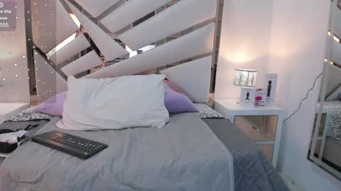 Snapshot of 1naughty_milf chatting on 17, 1, 2025 Luisa online show from 17, 1, 2025