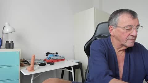 Snapshot of 200gentleman chatting on 9, 1, 2025 Henk online show from 9, 1, 2025