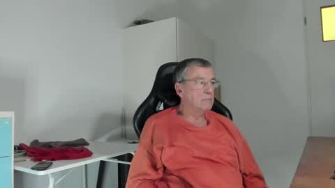 Snapshot of 200gentleman chatting on 12, 2, 2025 Henk online show from 12, 2, 2025