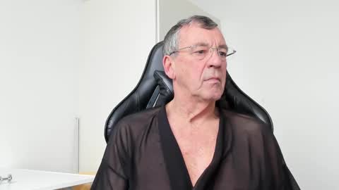 Snapshot of 200gentleman chatting on 22, 2, 2025 Henk online show from 22, 2, 2025