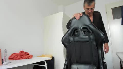 Snapshot of 200gentleman chatting on 14, 10, 2025 Henk online show from 14, 10, 2025