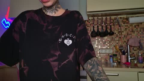 Snapshot of 2badforyou chatting on 26, 10, 2025 30 NOV online show from 26, 10, 2025