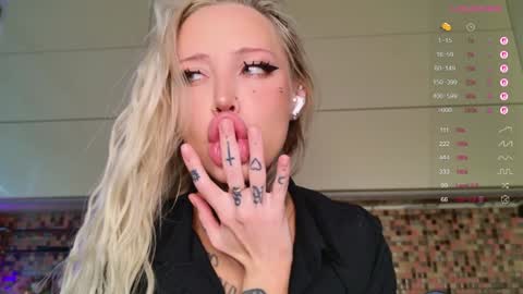 Snapshot of 2badforyou chatting on 23, 12, 2025 30 NOV online show from 23, 12, 2025