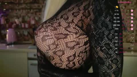 Snapshot of 2badforyou chatting on 6, 4, 2026 30 NOV online show from 6, 4, 2026