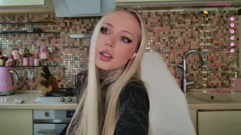 Snapshot of 2badforyou chatting on 21, 4, 2026 30 NOV online show from 21, 4, 2026