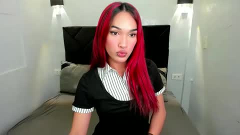 Snapshot of 2damnh0t_slut chatting on 19, 11, 2025 haduki online show from 19, 11, 2025