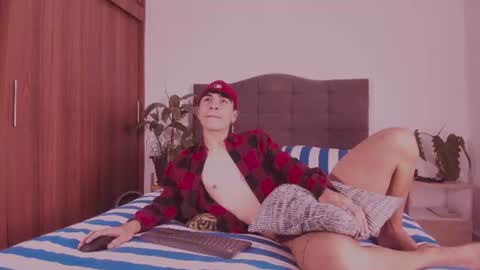 Snapshot of 2gays_1straight chatting on 16, 6, 2026 David and Yoel online show from 16, 6, 2026