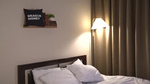 Elley  online show from 22, 9, 2025