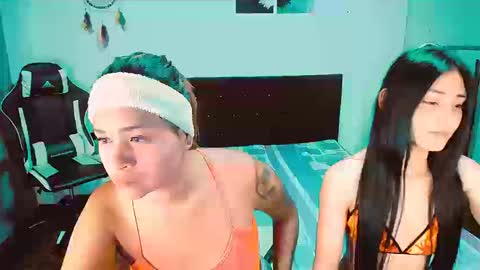 Snapshot of 2girls__dream chatting on 11, 9, 2025 samantha sharon online show from 11, 9, 2025