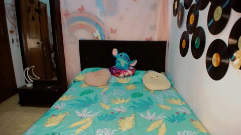 Snapshot of 2girls__dream chatting on 22, 12, 2025 samantha sharon online show from 22, 12, 2025