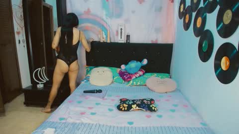 Snapshot of 2girls__dream chatting on 10, 1, 2026 samantha sharon online show from 10, 1, 2026