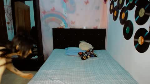 Snapshot of 2girls__dream chatting on 13, 2, 2026 samantha sharon online show from 13, 2, 2026