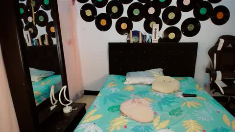 Snapshot of 2girls__dream chatting on 18, 2, 2026 samantha sharon online show from 18, 2, 2026