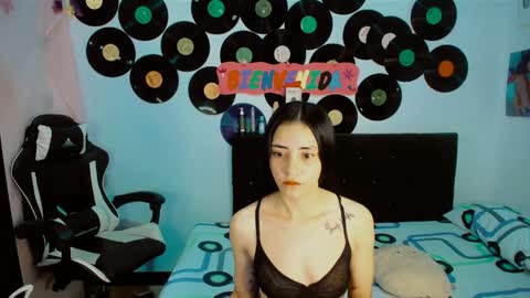 Snapshot of 2girls__dream chatting on 30, 3, 2026 samantha sharon online show from 30, 3, 2026