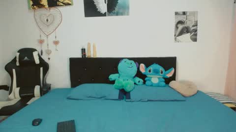 Snapshot of 2girls__dream chatting on 28, 5, 2026 samantha sharon online show from 28, 5, 2026