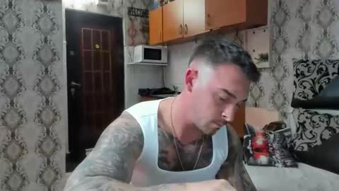 Snapshot of 2sexymuscles chatting on 25, 10, 2025 2sexymuscles online show from 25, 10, 2025