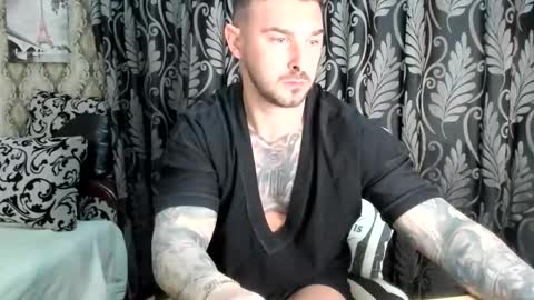Snapshot of 2sexymuscles chatting on 18, 3, 2026 2sexymuscles online show from 18, 3, 2026