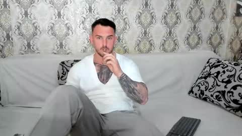 Snapshot of 2sexymuscles chatting on 15, 4, 2026 2sexymuscles online show from 15, 4, 2026