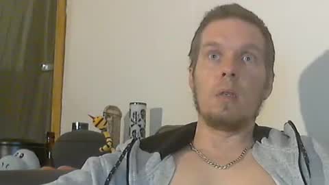 Snapshot of 2small4you83 chatting on 18, 12, 2024 2small4you83 online show from 18, 12, 2024