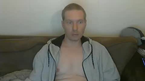 Snapshot of 2small4you83 chatting on 27, 11, 2025 2small4you83 online show from 27, 11, 2025