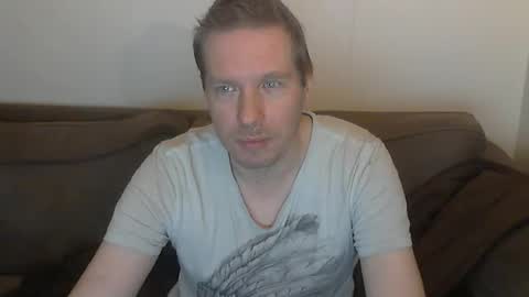 Snapshot of 2small4you83 chatting on 14, 1, 2026 2small4you83 online show from 14, 1, 2026