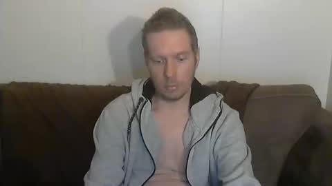 Snapshot of 2small4you83 chatting on 20, 3, 2026 2small4you83 online show from 20, 3, 2026