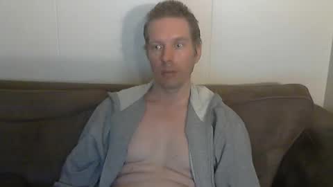 Snapshot of 2small4you83 chatting on 1, 4, 2026 2small4you83 online show from 1, 4, 2026