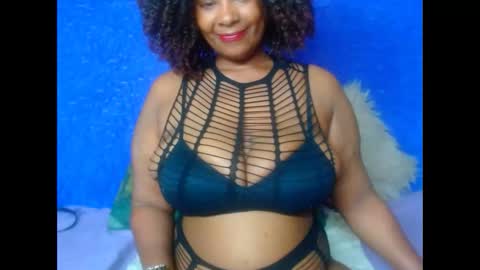 Snapshot of 2sweetysmile chatting on 5, 12, 2024 2sweetysmile online show from 5, 12, 2024