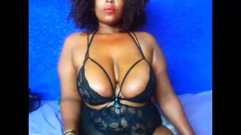 Snapshot of 2sweetysmile chatting on 6, 12, 2024 2sweetysmile online show from 6, 12, 2024