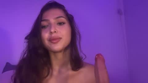 Snapshot of 3hole chatting on 12, 7, 2026 Venus Raee online show from 12, 7, 2026