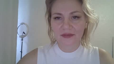 Snapshot of 3susie chatting on 17, 9, 2025 3susie online show from 17, 9, 2025