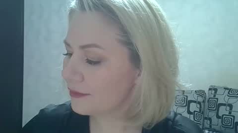 Snapshot of 3susie chatting on 17, 12, 2025 3susie online show from 17, 12, 2025